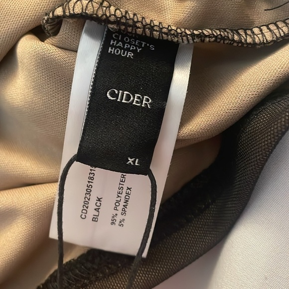 Mesh Asymmetrical Neck Crop Top - Picture 4 of 5